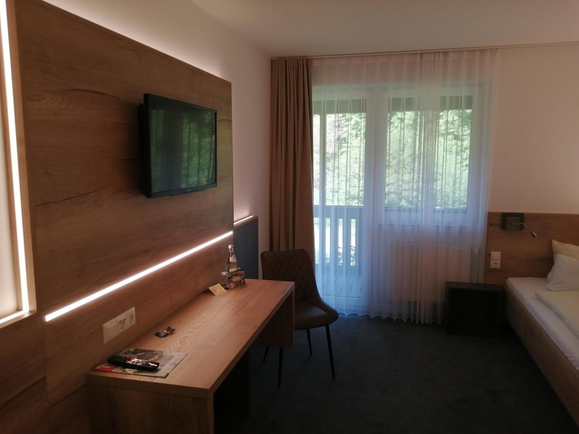 Hotel Am Regenbogen Кам Экстерьер фото