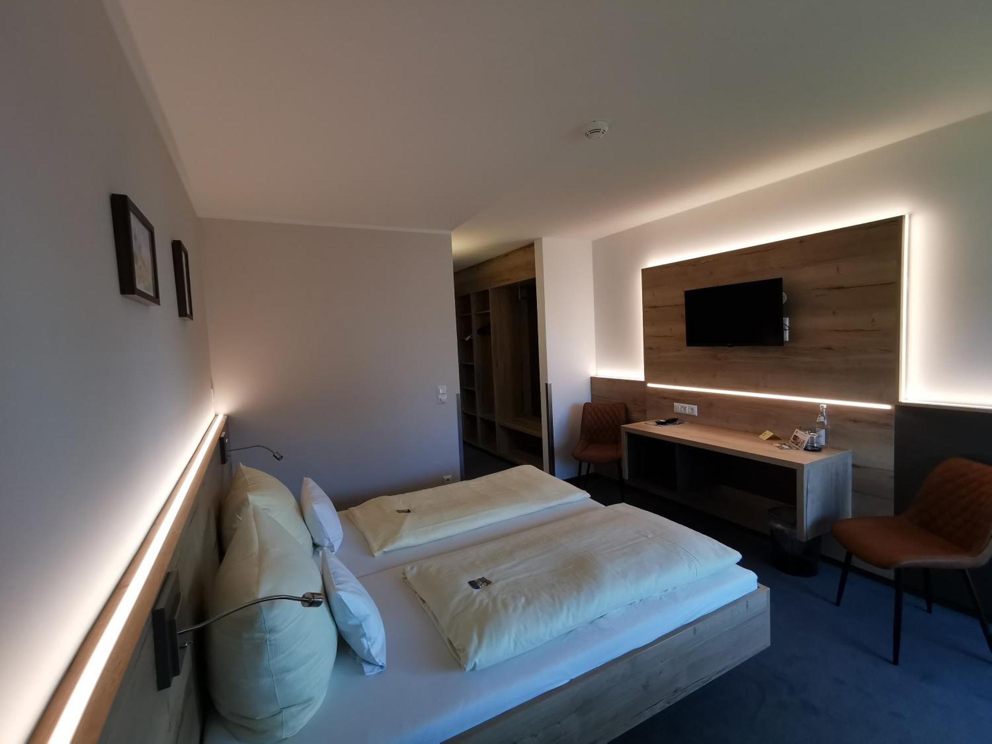 Hotel Am Regenbogen Кам Экстерьер фото