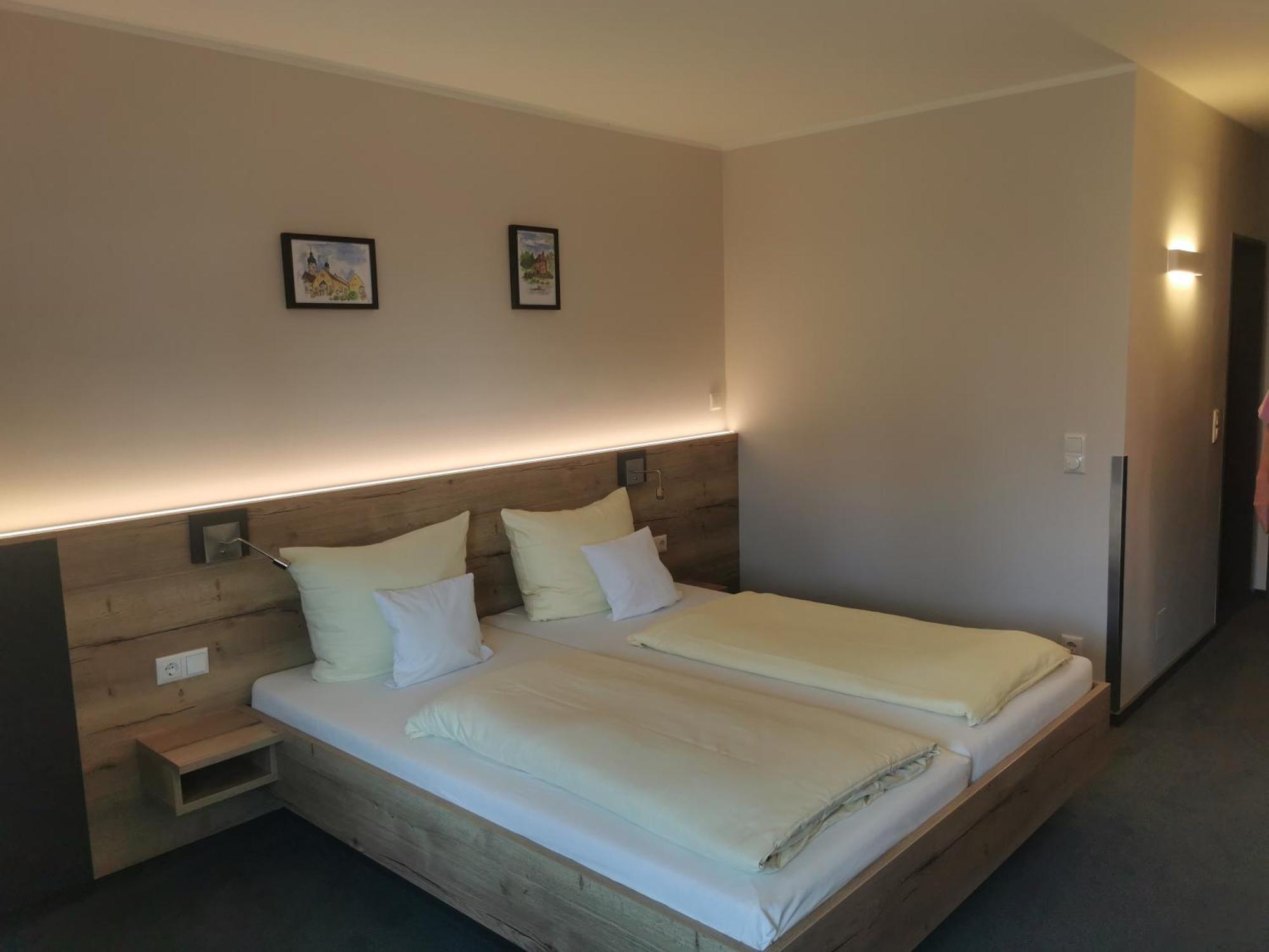 Hotel Am Regenbogen Кам Экстерьер фото